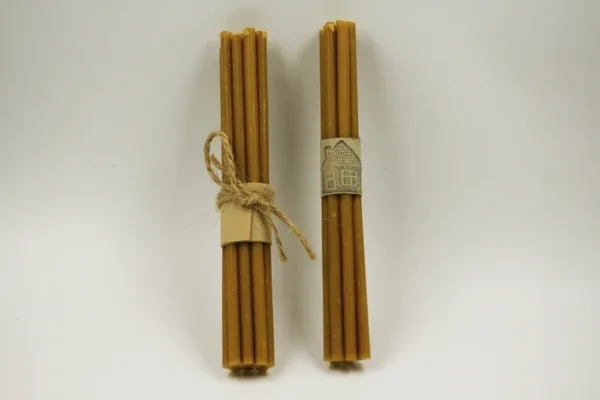 Žvakės - bičių vaško, plonos po 8 vnt.