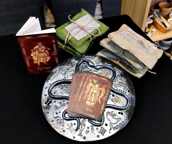 06 baltu dievu burimo kortos