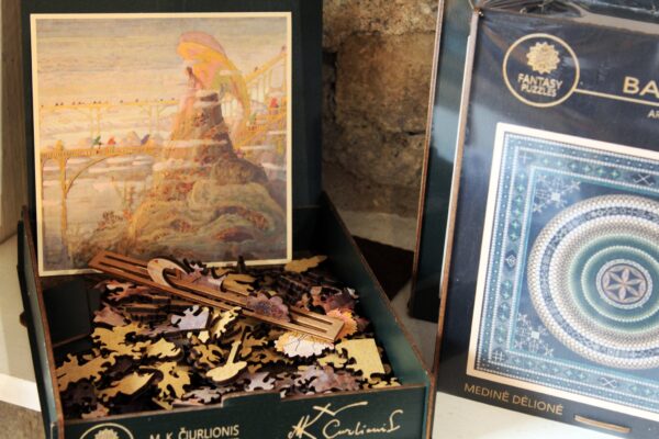 Delione angelas m.k.ciurlionis is medzio