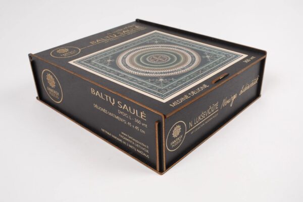 Medine delione baltu saule neringa lukoseviciute